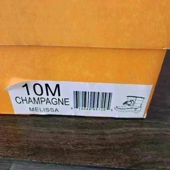 Sporto Quilted Champagne Nylon Winter Bootie with Faux Fur Lining Size 10 - Picture 11 of 11